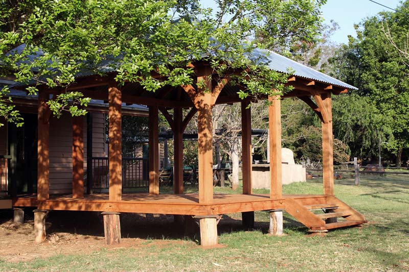 Big Mountain Homes - Traditional Heavy Timber Gazebo